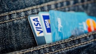 El interés por exceso de crédito en las tarjetas