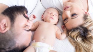 Todo lo que debes saber para reclamar la devolución del IRPF por prestaciones de maternidad y paternidad 
