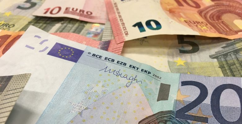 Deber 100 euros al banco te podrá llevar a una lista de morosos