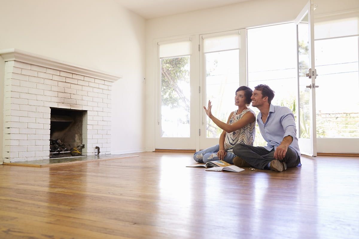 El hipotecado digital: indefinido de 37 años que compra en pareja su primera vivienda tras vivir de alquiler